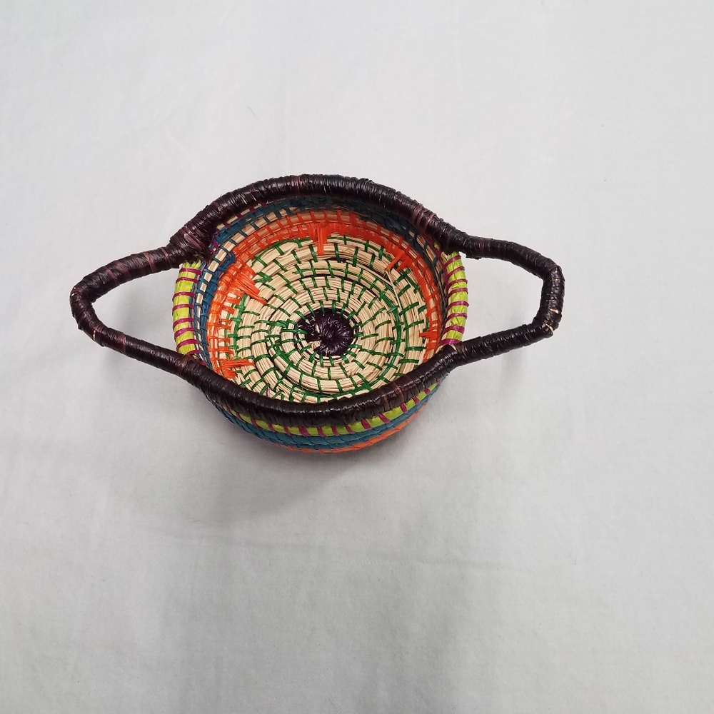 Small Multicolored Sweet Grass Basket - Picture 6 of 6